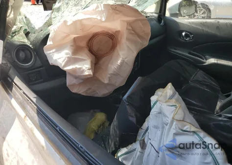 2015 Nissan Versa Note S z USA, uszkodzony, nr VIN 3N1CE2CPXFL387867